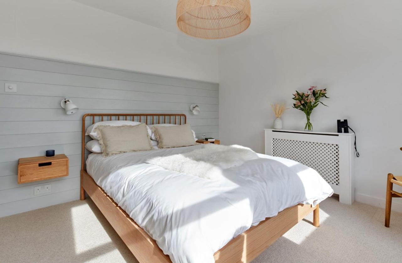 A Cool Coastal Retreat On Kingsdown Beach - The White House Villa Дийл Екстериор снимка